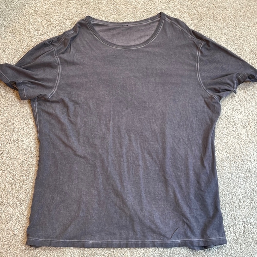 Lululemon distressed t shirt color grey size XL
